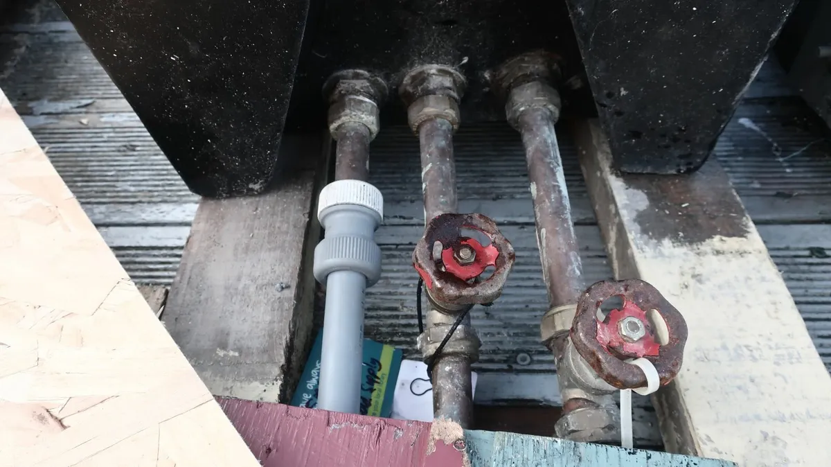 Attic water storage tank - Image 3