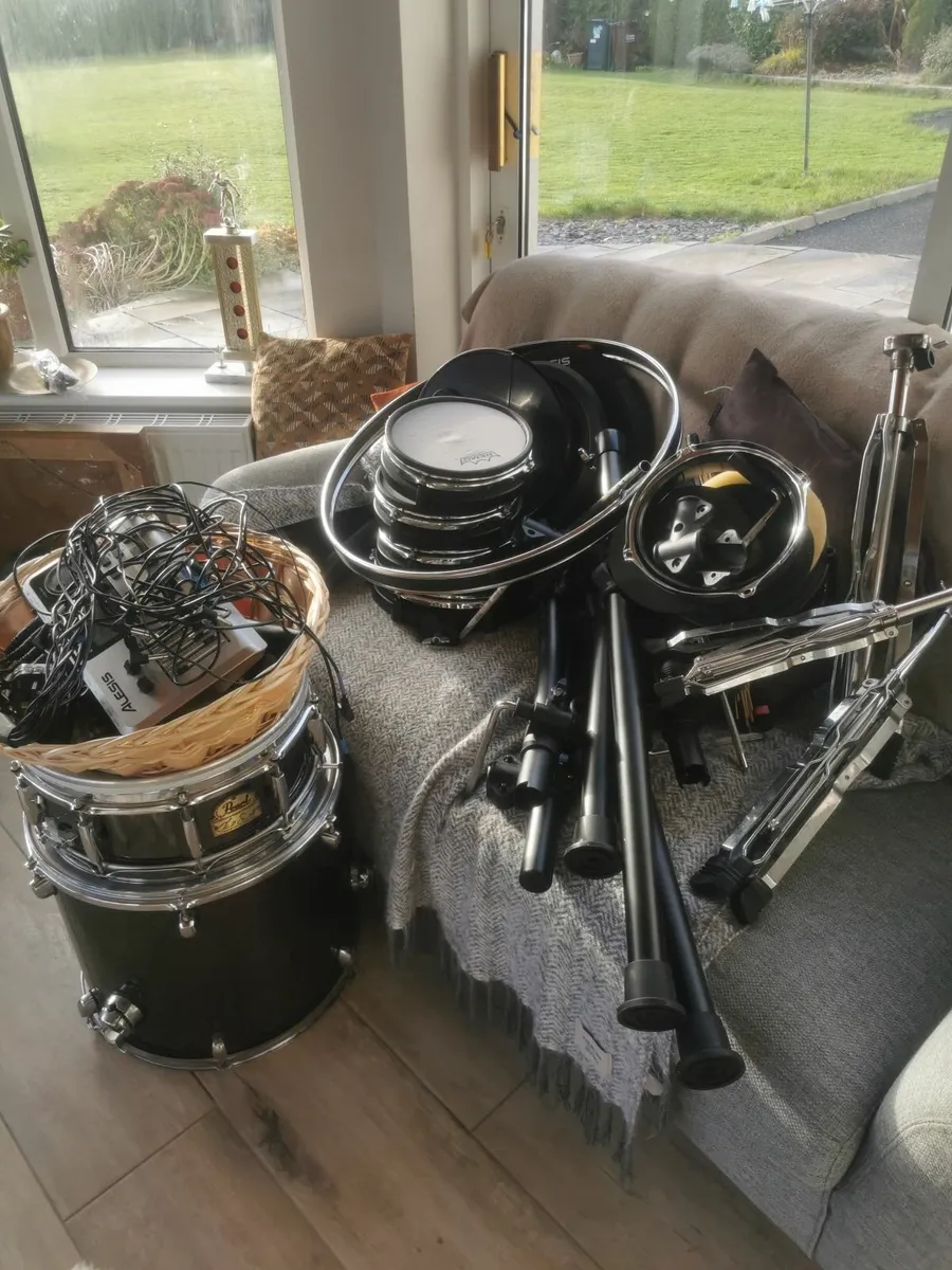 Drum stuff - Image 1