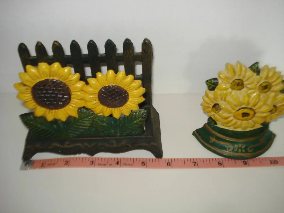 RETRO CAST IRON HOLDER & DOOR STOP. - Image 1