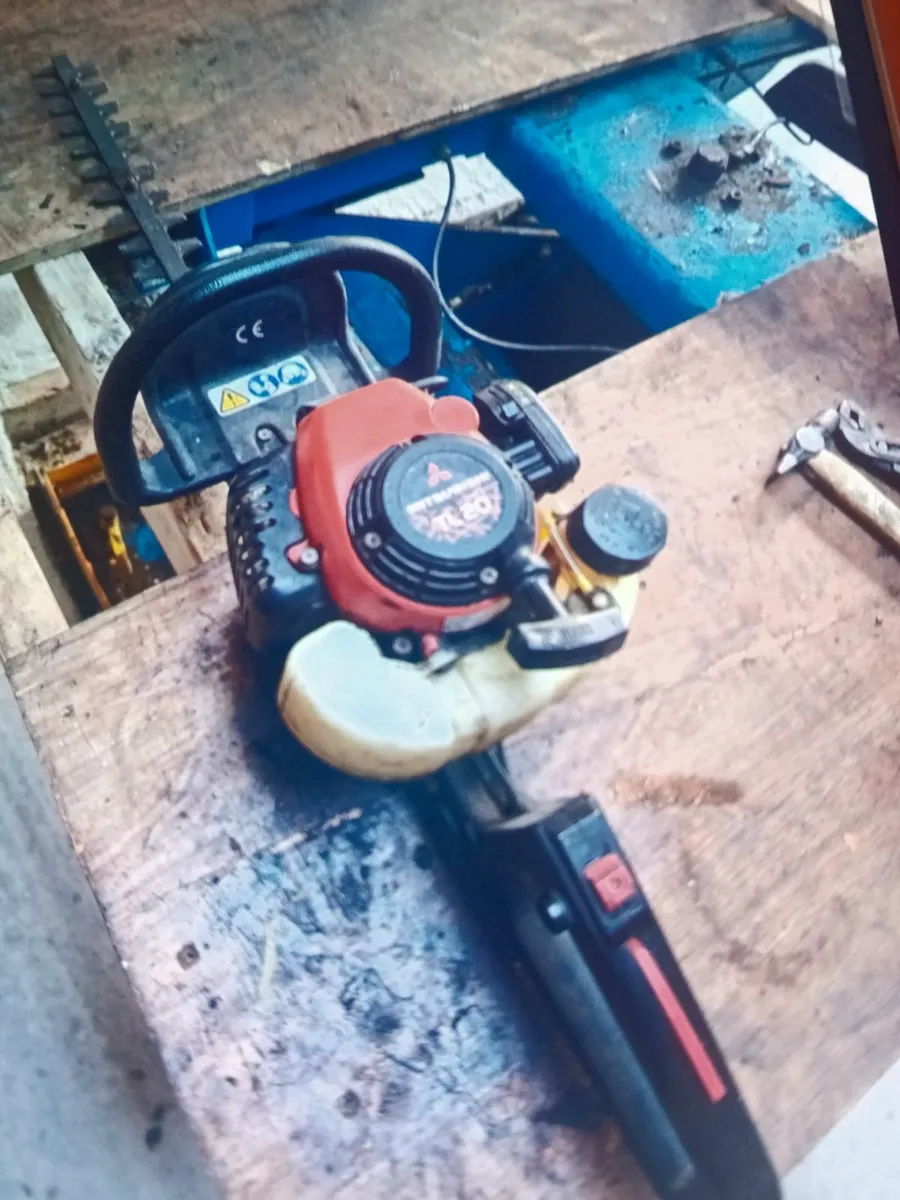 Mitsubishi hedge trimmer