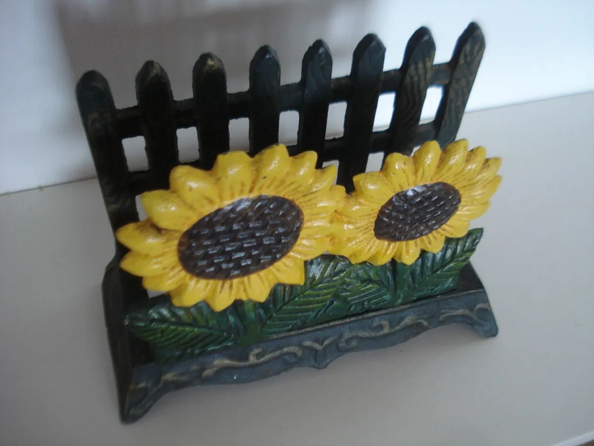 RETRO CAST IRON HOLDER & DOOR STOP. - Image 3