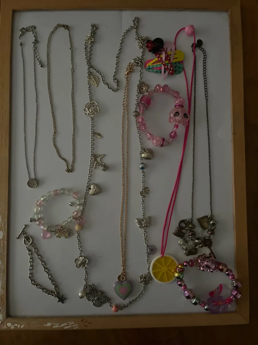 Bundle of accessories - Image 3