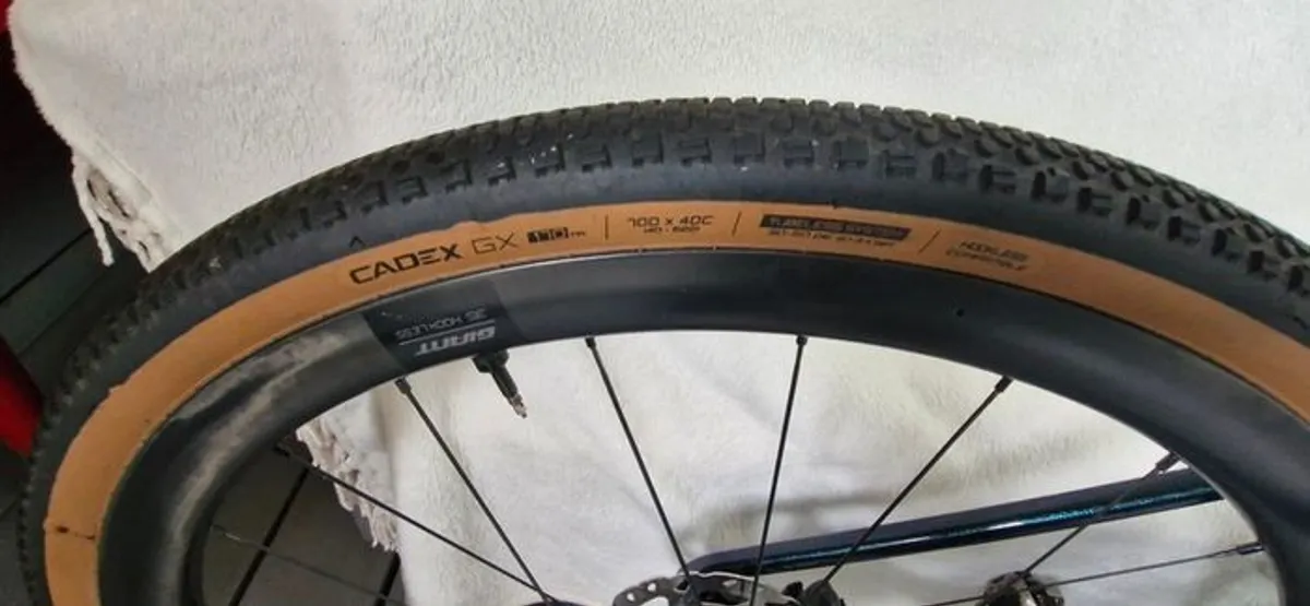 Price drop...Giant Revolt Adv 2 ML Custom build - Image 4