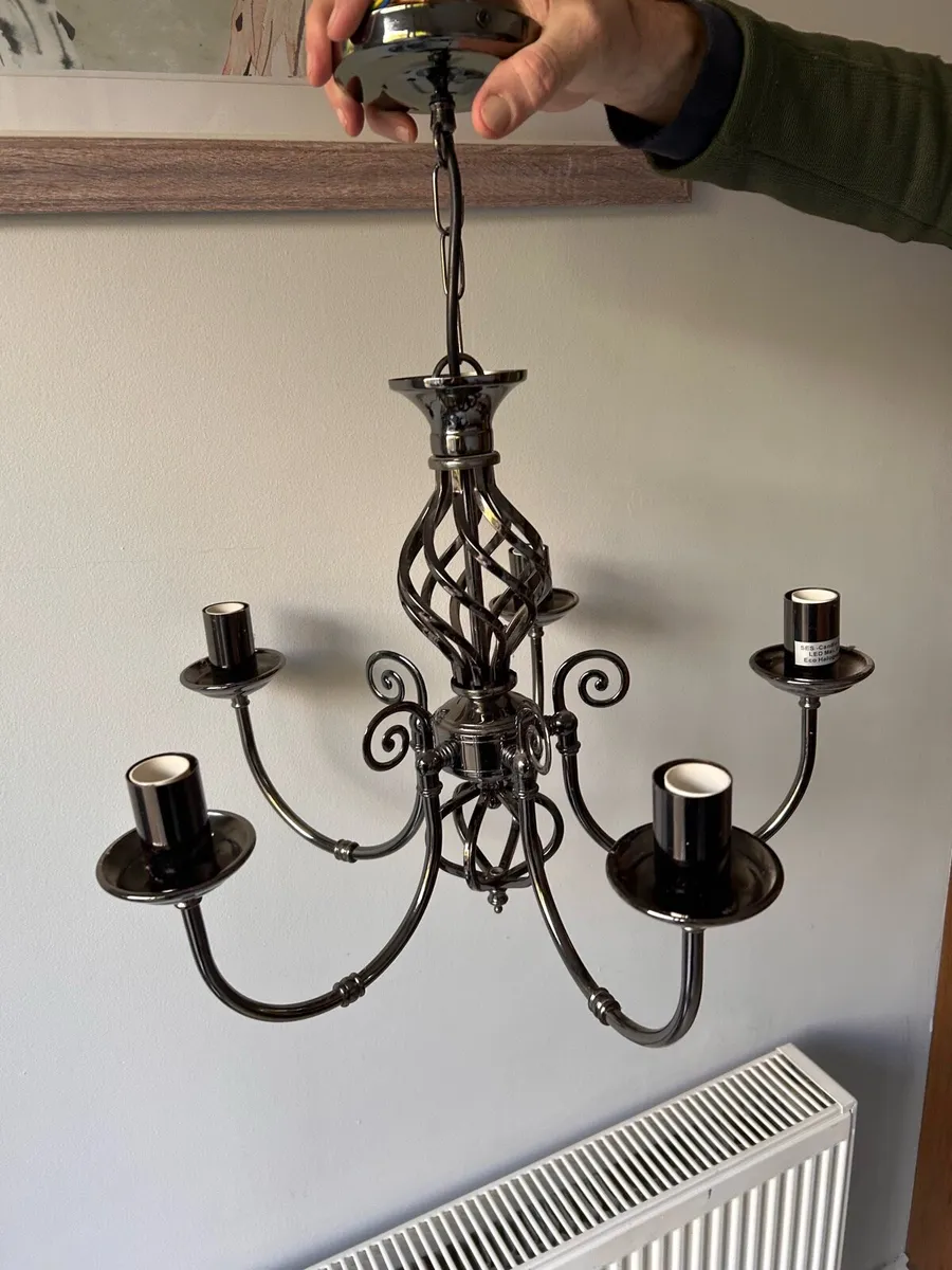 Chandelier style centerpiece sitting room light - Image 1