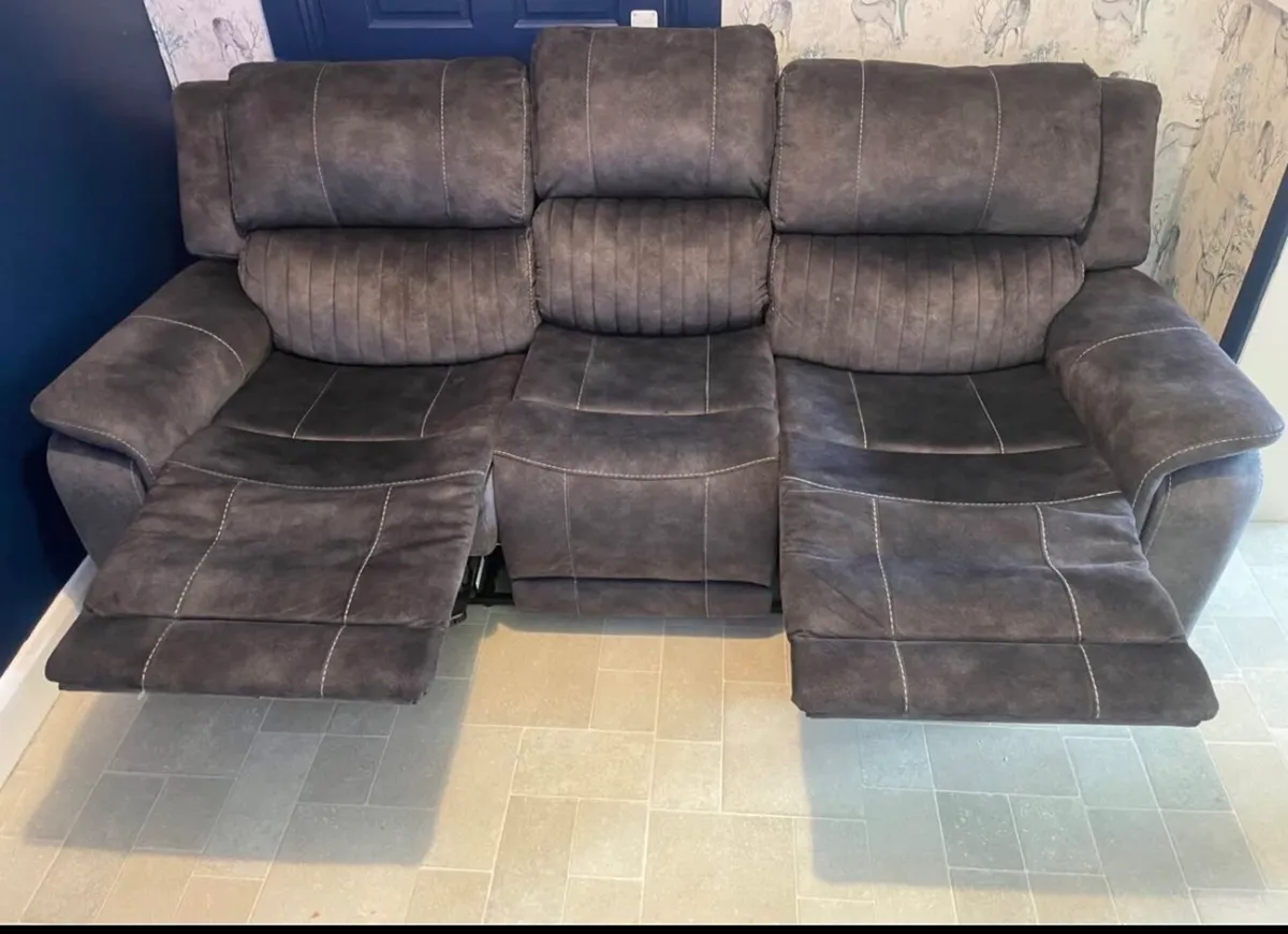 3 seater recliner couch - Image 2