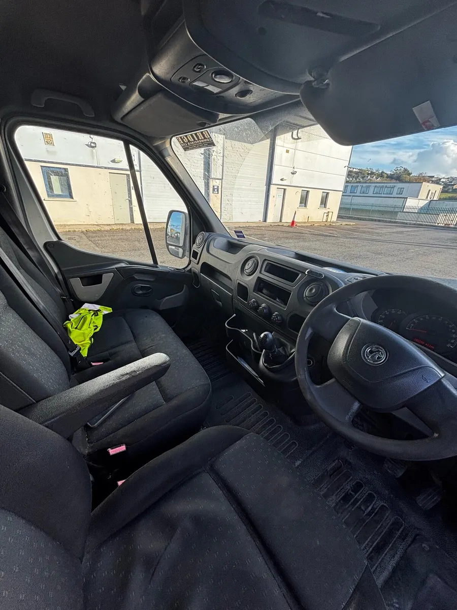 Vauxhall Box Van 3.5 Ton - Image 4
