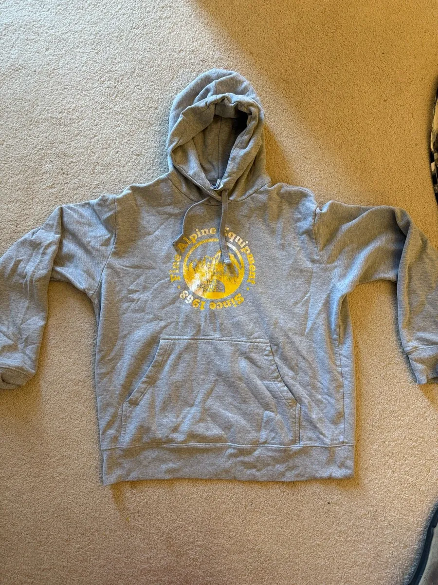 North Face Men’s Medium Hoodie - Image 4