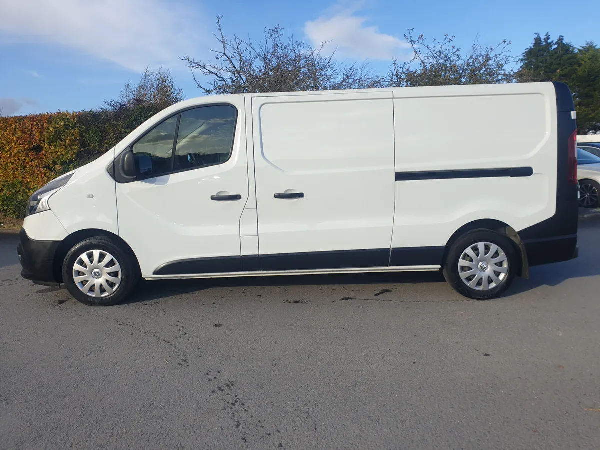 Renault Trafic 2021 - Image 2