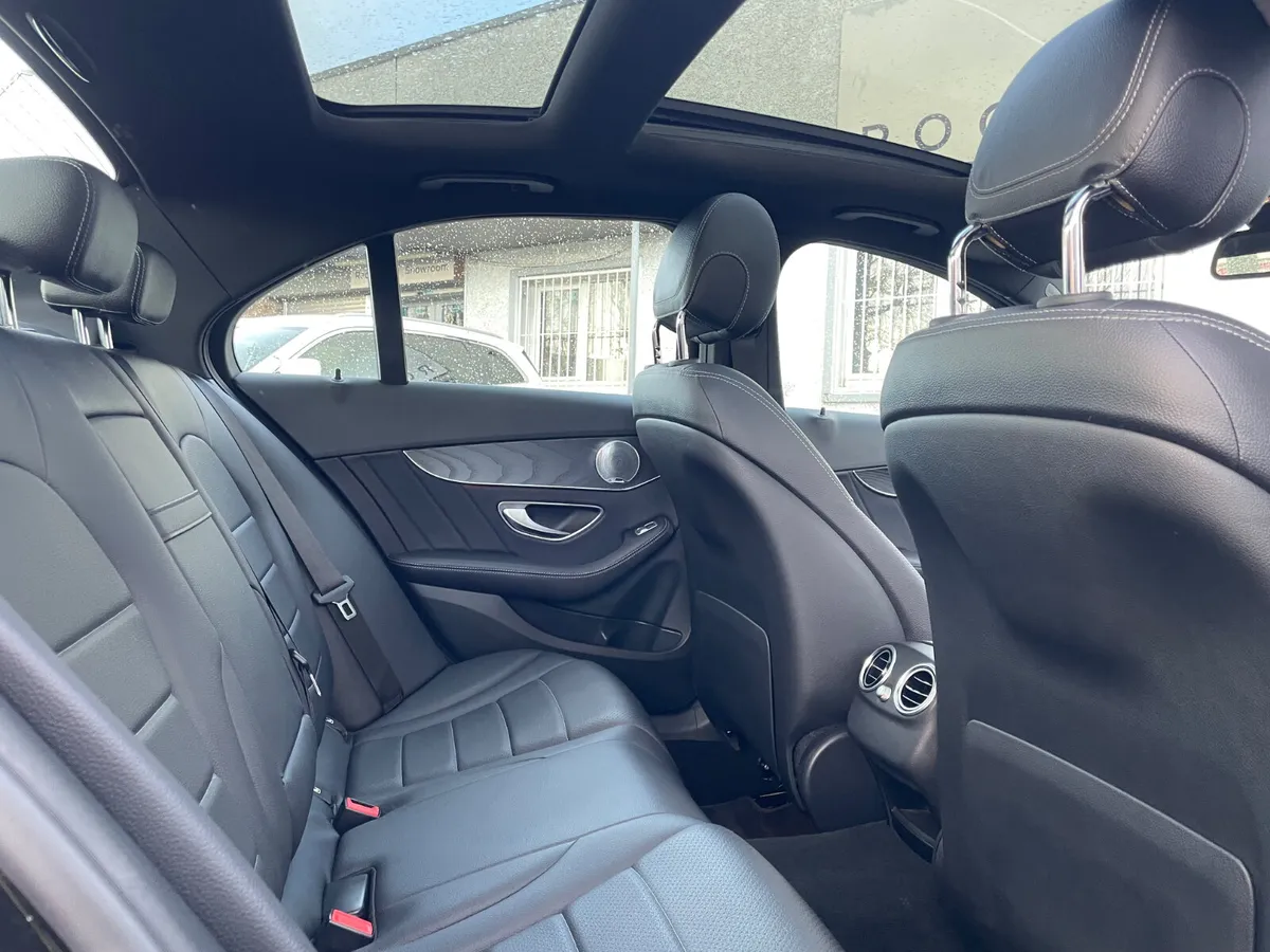 LOW KMS - AMG LINE PREMIUM + PAN ROOF - BLUETOOTH - Image 4