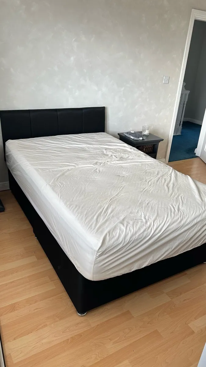 Small double bed - Image 2