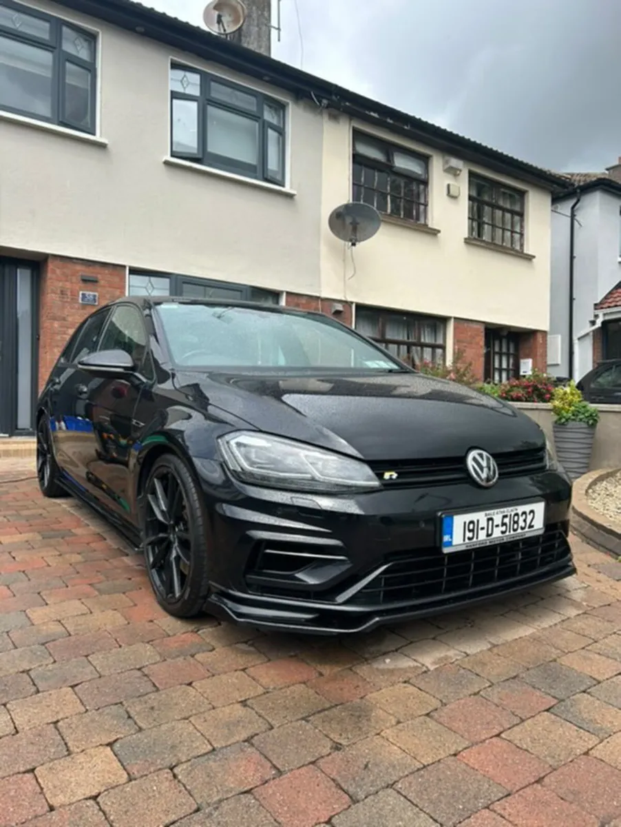 Volkswagen golf r - Image 1
