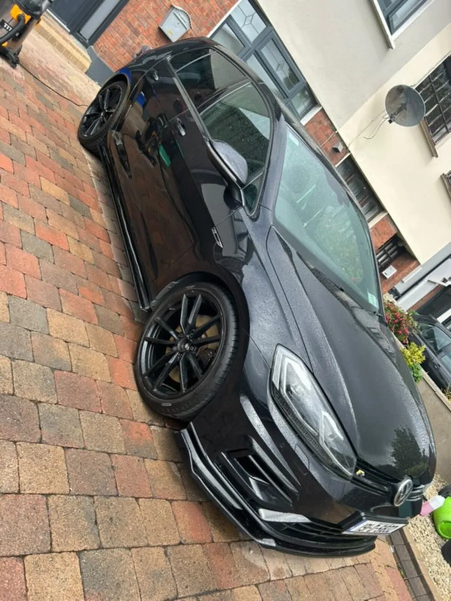 Volkswagen golf r - Image 2