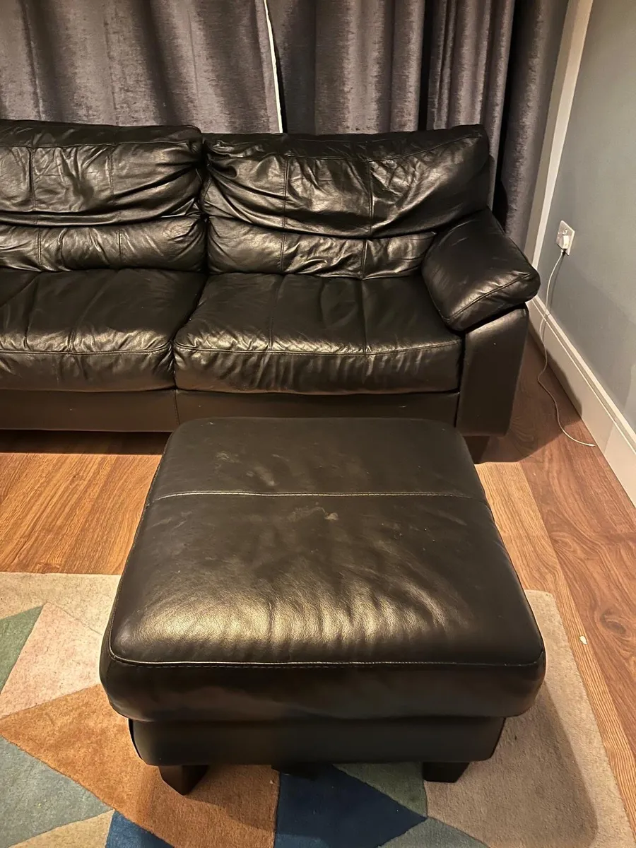 Leather couch - 3 seater + foot rest - Image 2