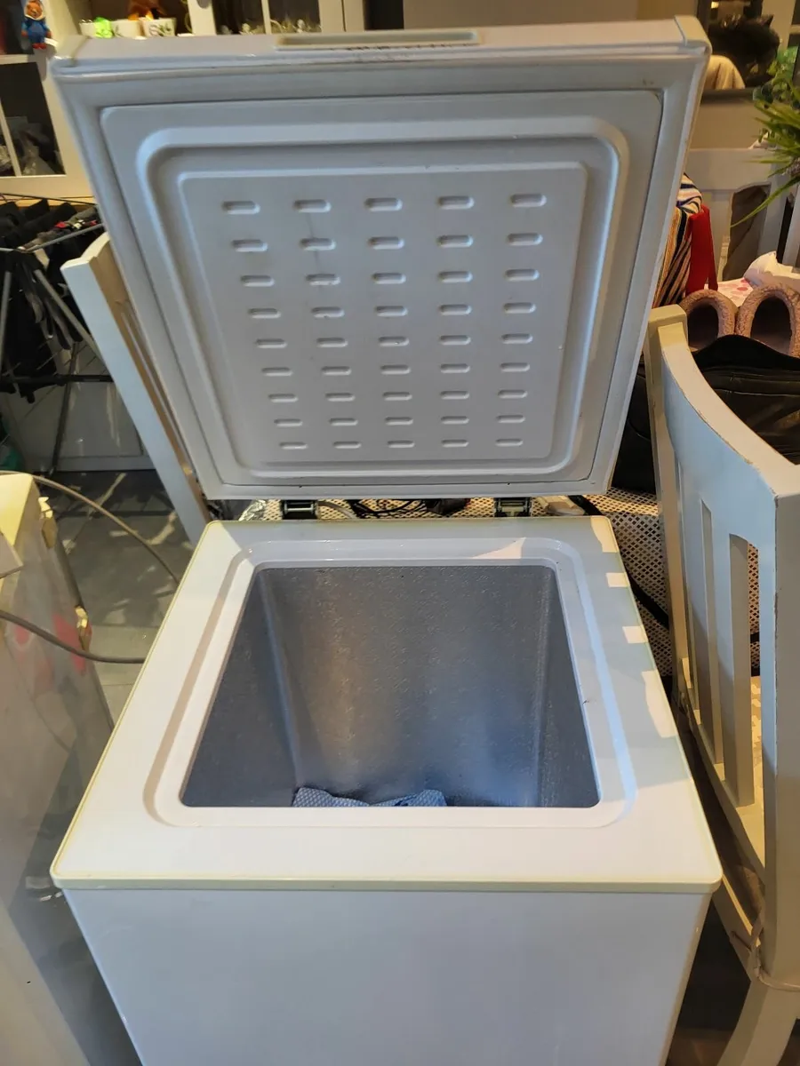 Under counter fridge & Box Freezer - Image 1