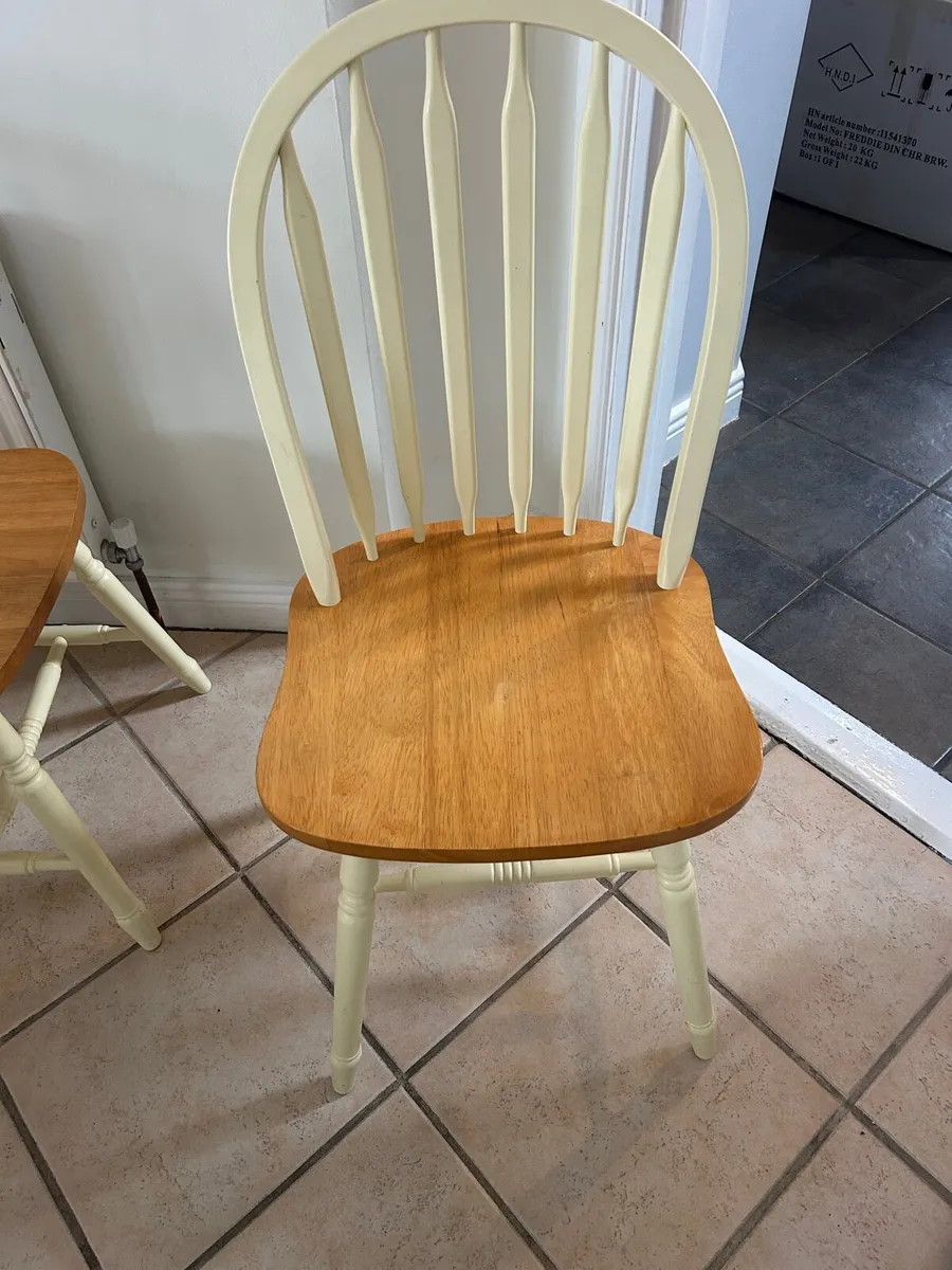 6 Kitchen Chairs - Image 1