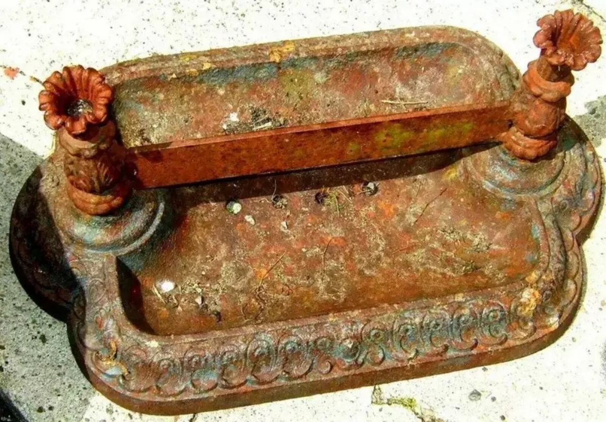Vintage Cast Iron Boot Scraper - Image 2