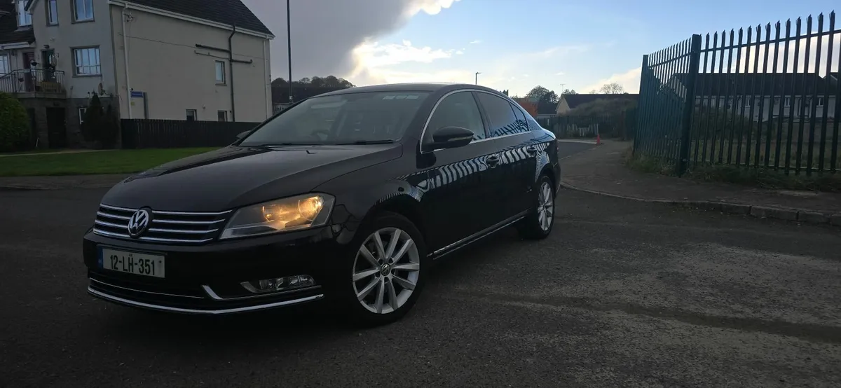 Volkswagen Passat 2012 - Image 3
