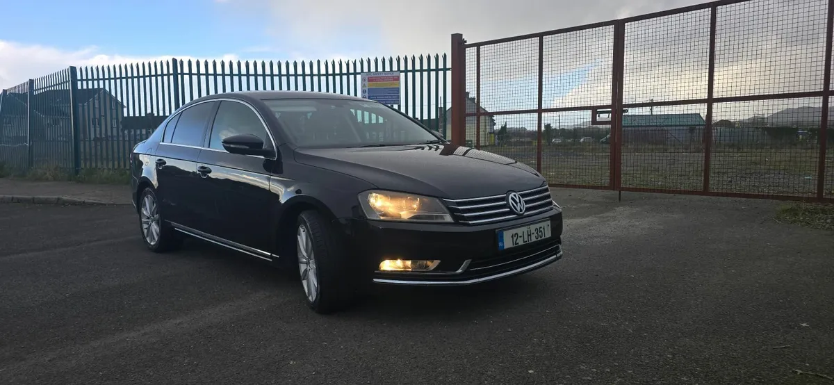 Volkswagen Passat 2012 - Image 4