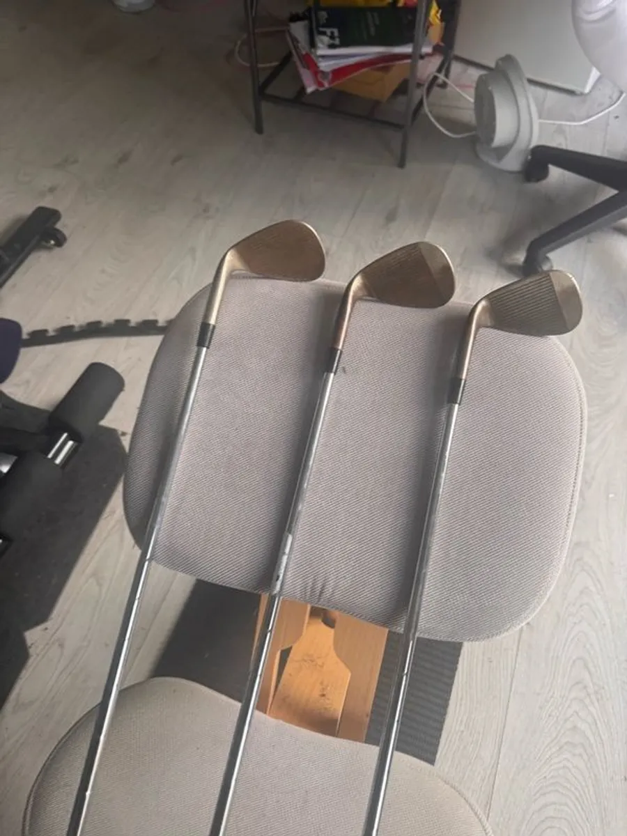 Taylormade Wedges (3) 50-54-60 - Image 3