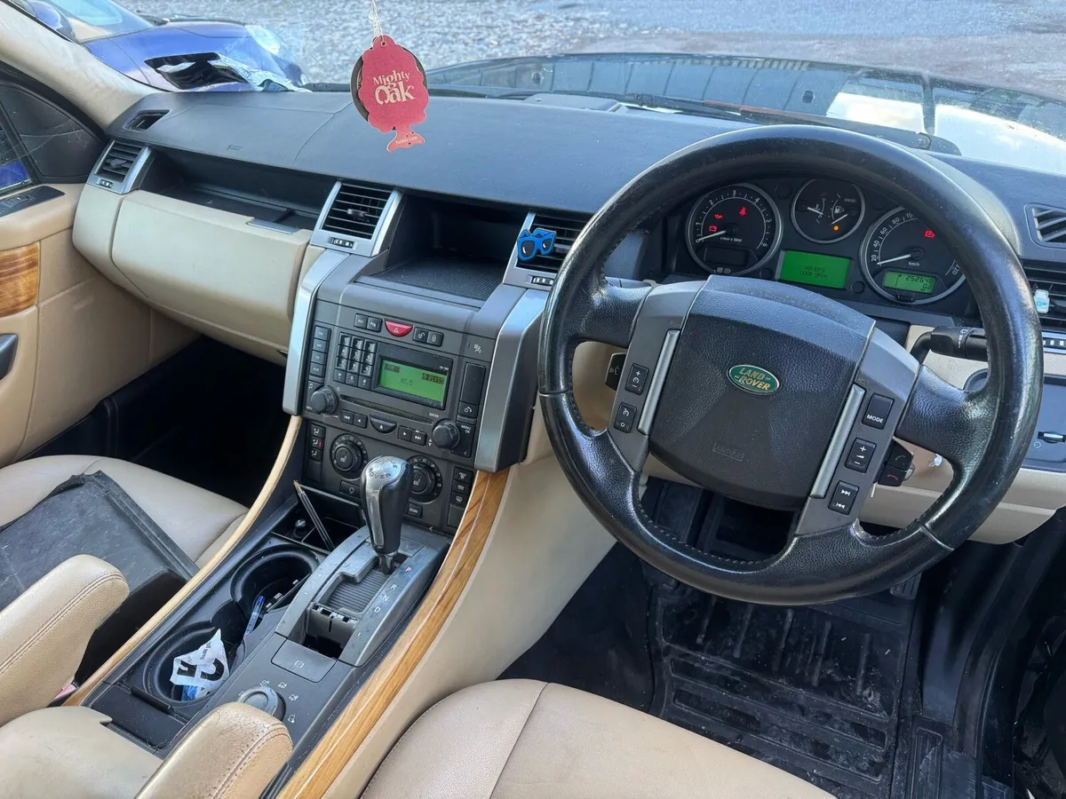 Range Rover HSE SPORT  V6 Crew Cab 333 Tax - Image 4