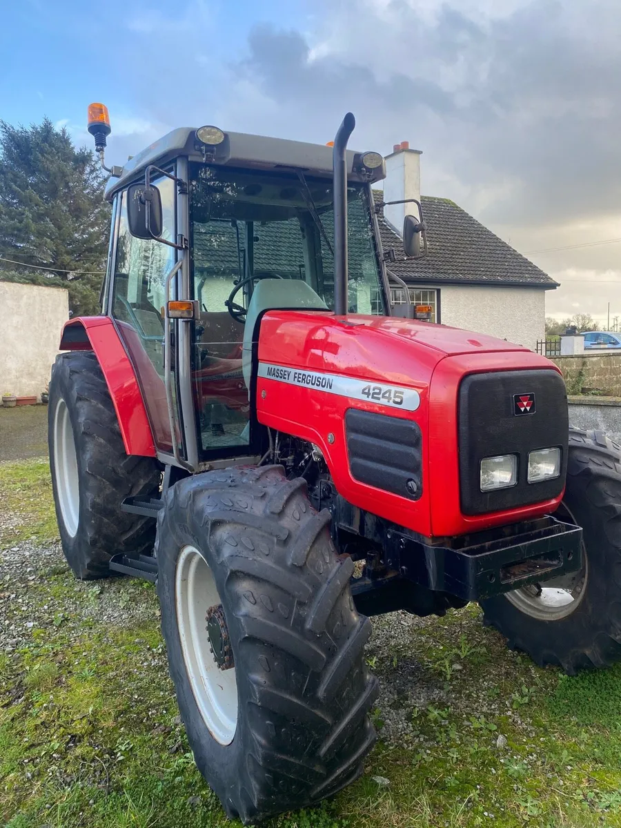 Massey Ferguson 4245 - Image 1