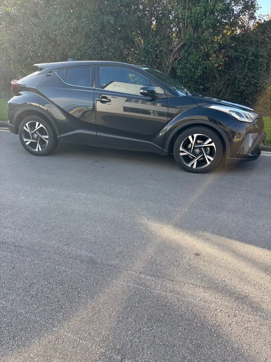 2022 Toyota C-hr - Image 1