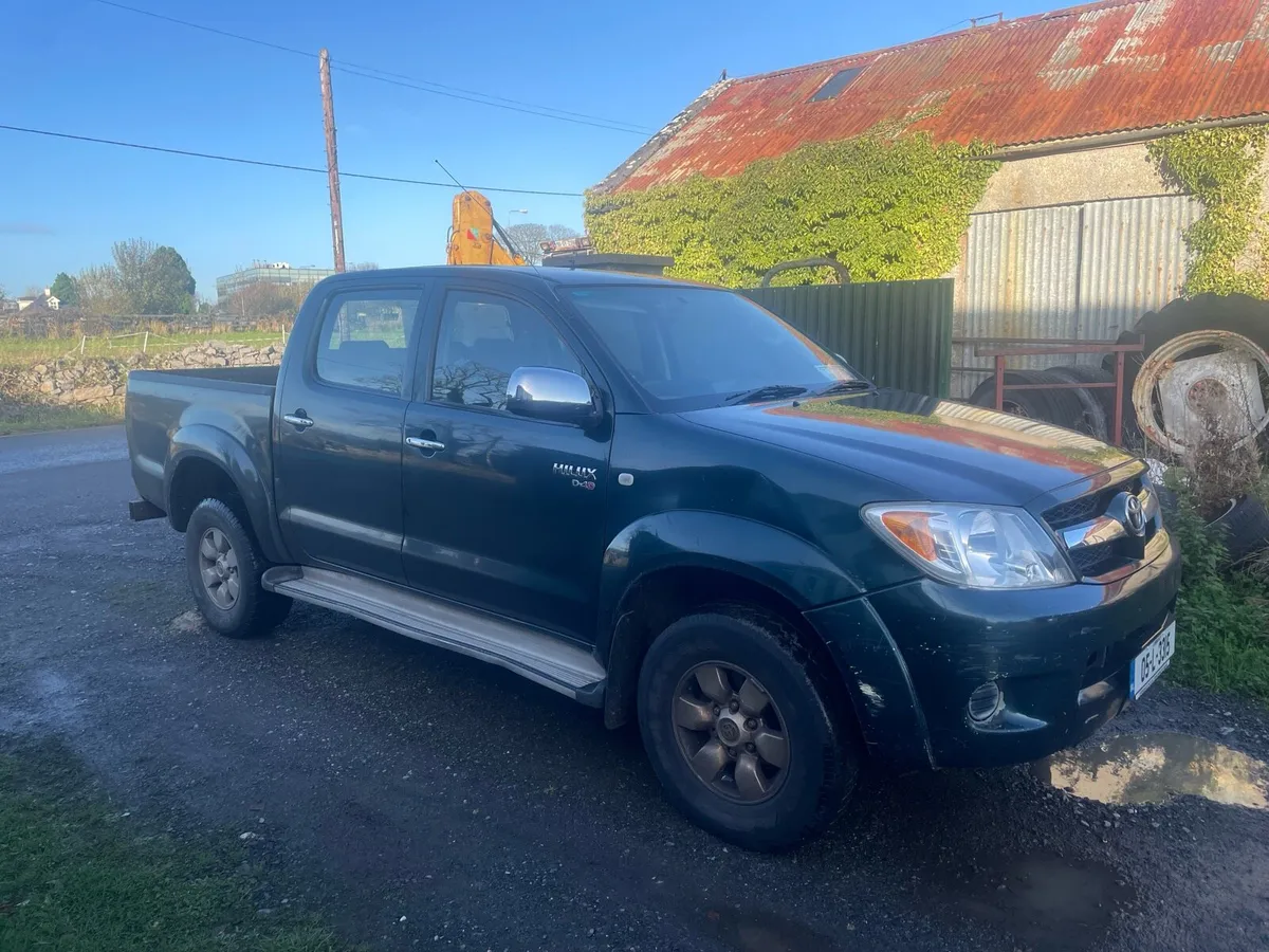 Toyota Hilux - Image 1