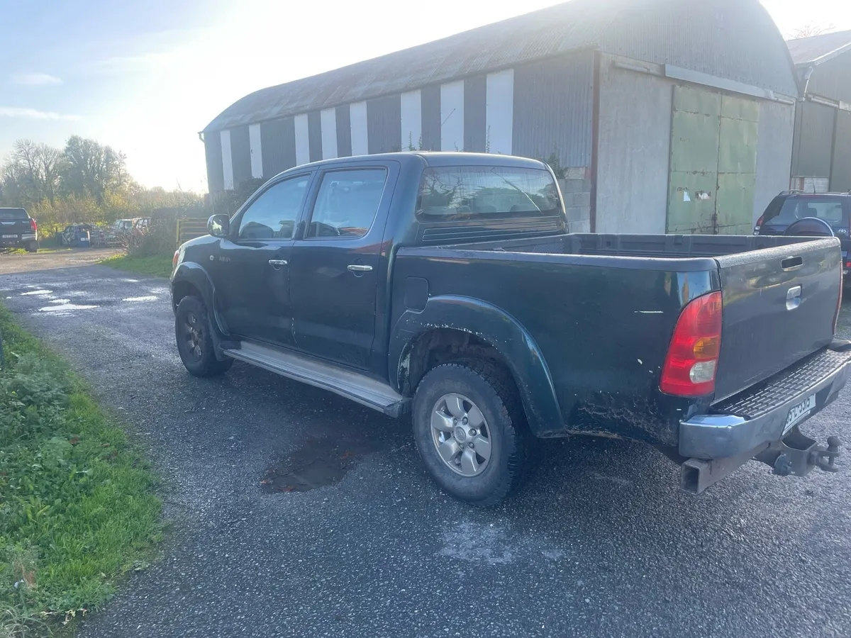 Toyota Hilux - Image 3