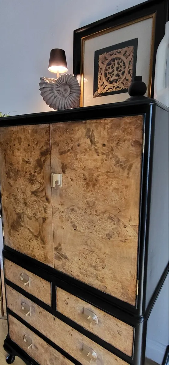 Antique walnut burr cabinet - Image 3