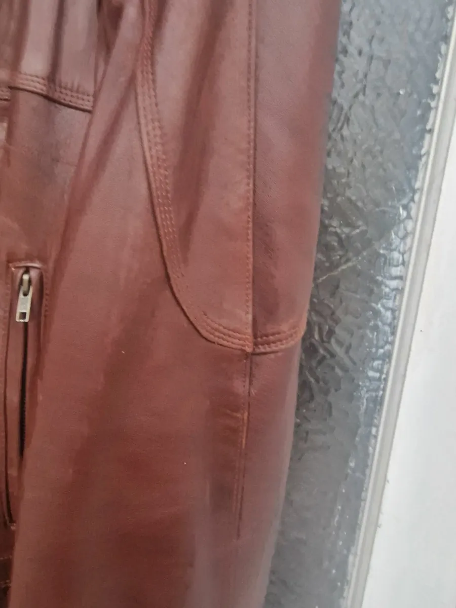 Mens leather jacket. - Image 3