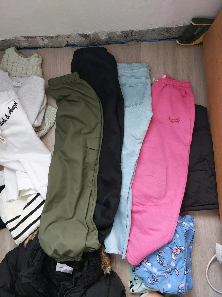 Girls cloths 9-10 - Image 2