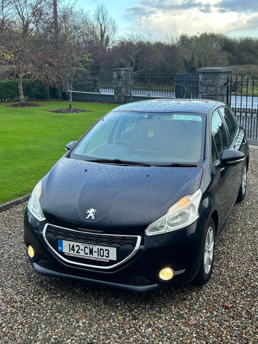 Peugeot 208 1.2 2014 - Image 1