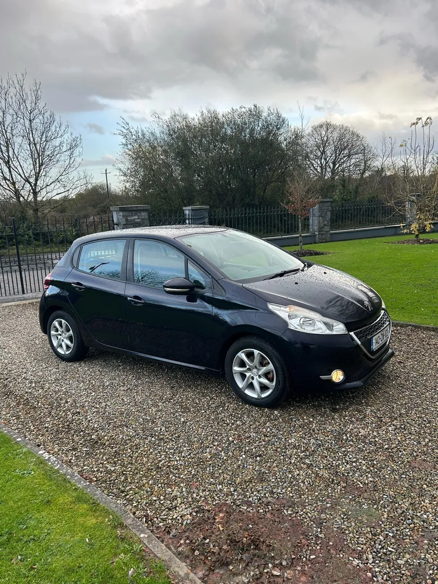 Peugeot 208 1.2 2014 - Image 2