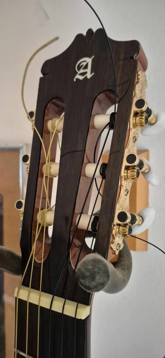 Alhambra 7C classical guitar, Spanish. - Image 3