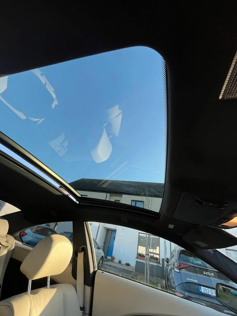 BMW 6-Series 2006 - Image 2