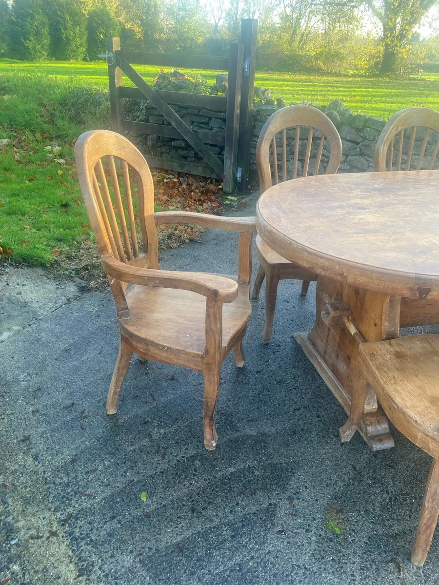 Solid pine dining table & chairs - Image 4