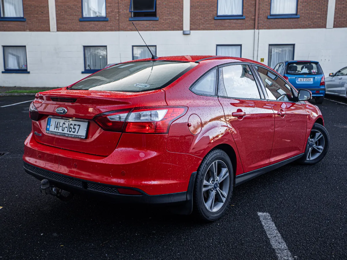 Ford Focus 2014 - Image 2