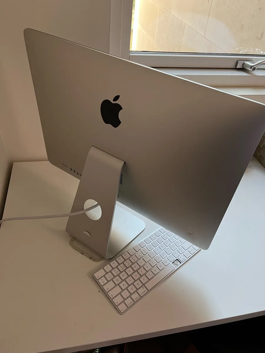 iMac 21.5 inch 2017 - Image 2