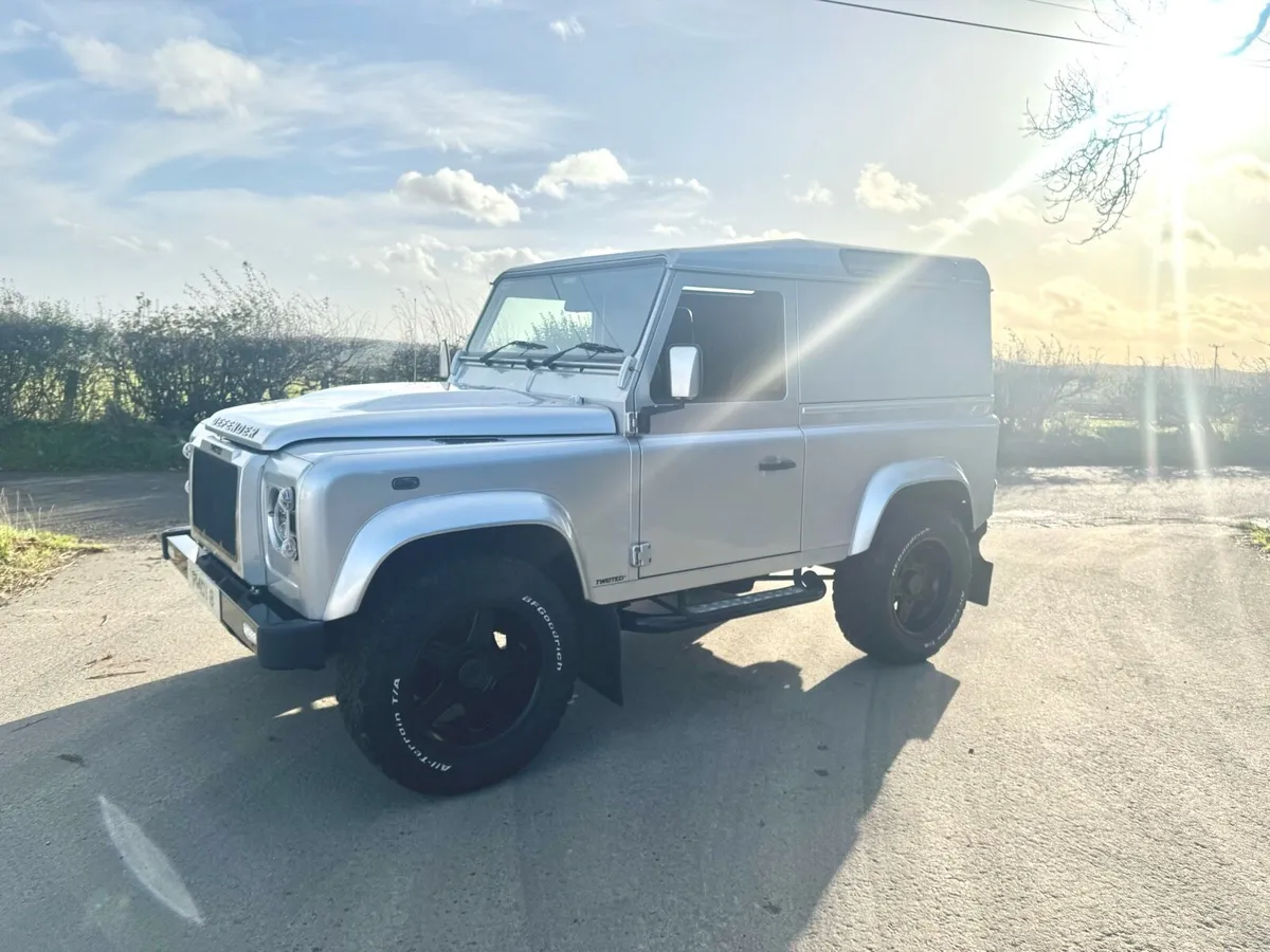 Landrover Defender 90 XS Twisted Performance 2015 - Image 1