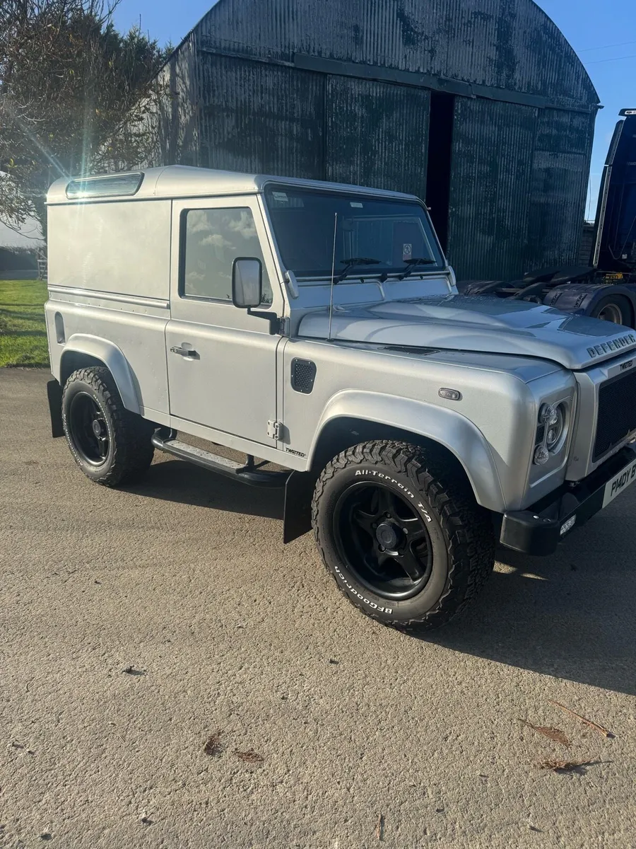 Landrover Defender 90 XS Twisted Performance 2015 - Image 3