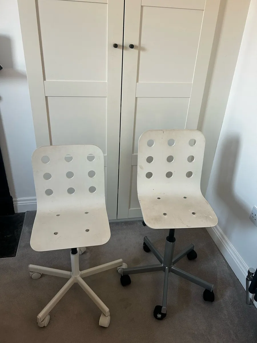 Kids desk chairs x 2