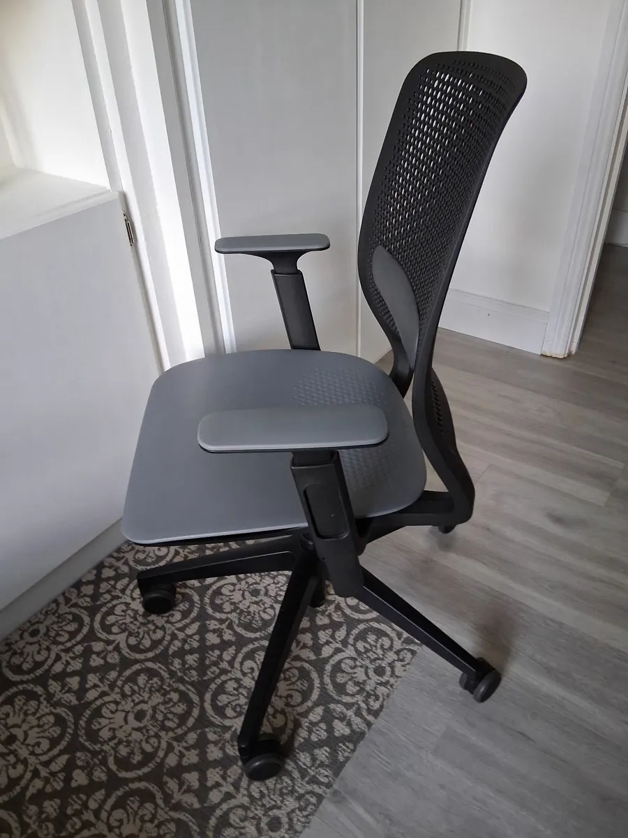 Ergonomic Office Chair - Image 3