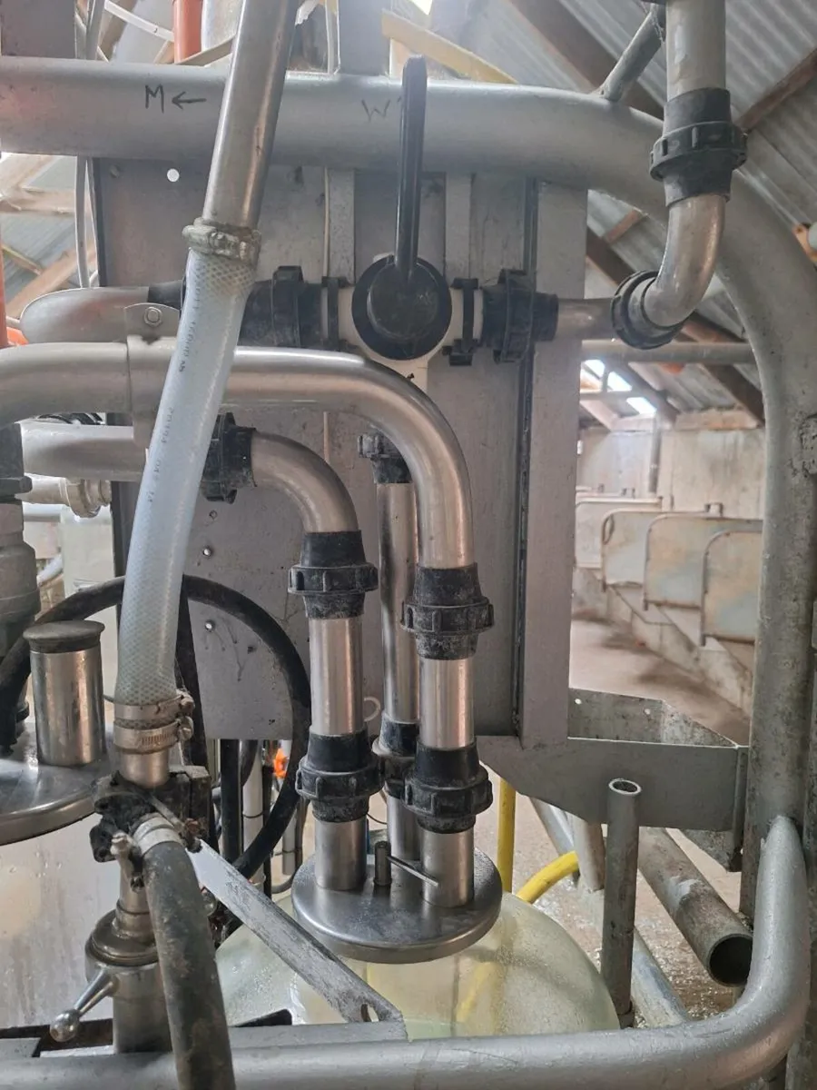 Gascoigne milking machine - Image 3