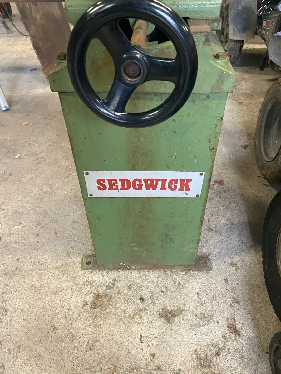 Mortise machine - Image 1