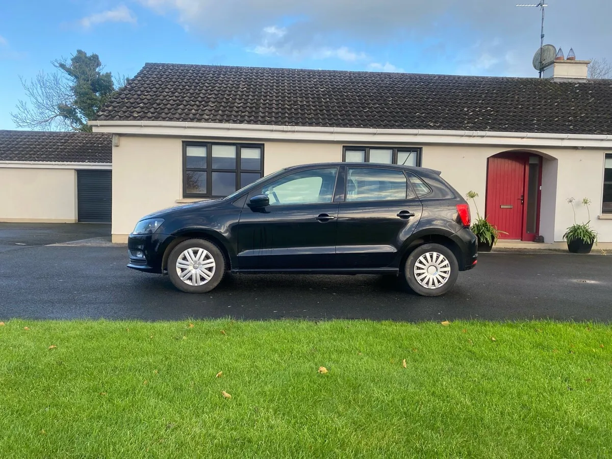 142 Volkswagen Polo 1.0L Petrol - Image 3