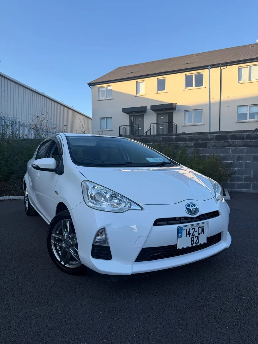 Automatic Toyota Aqua - Image 1