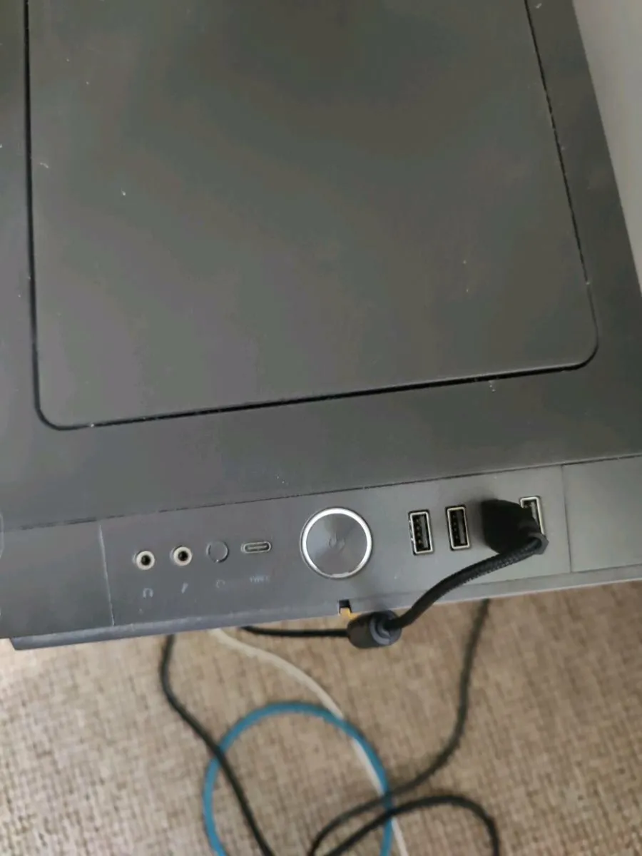 Desktop computer - Image 1