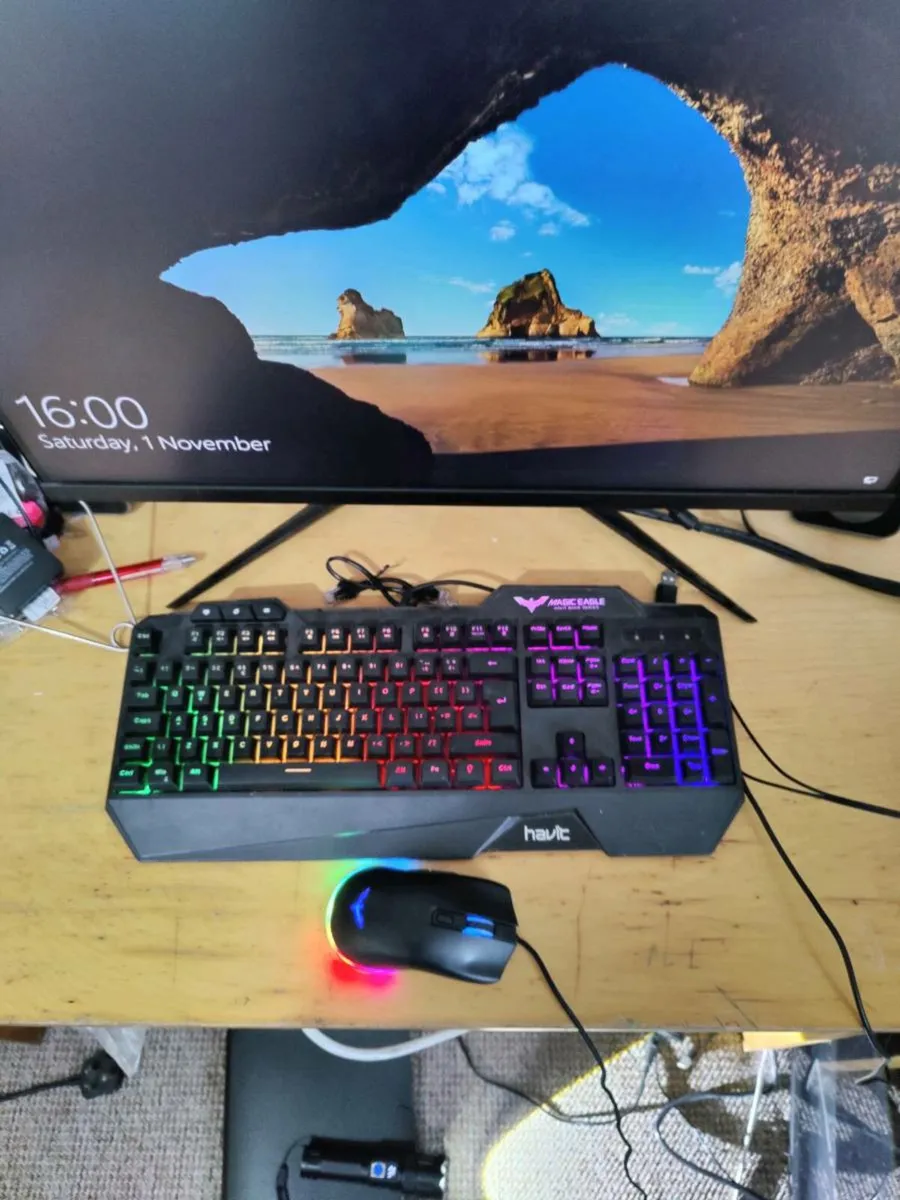 Desktop computer - Image 2