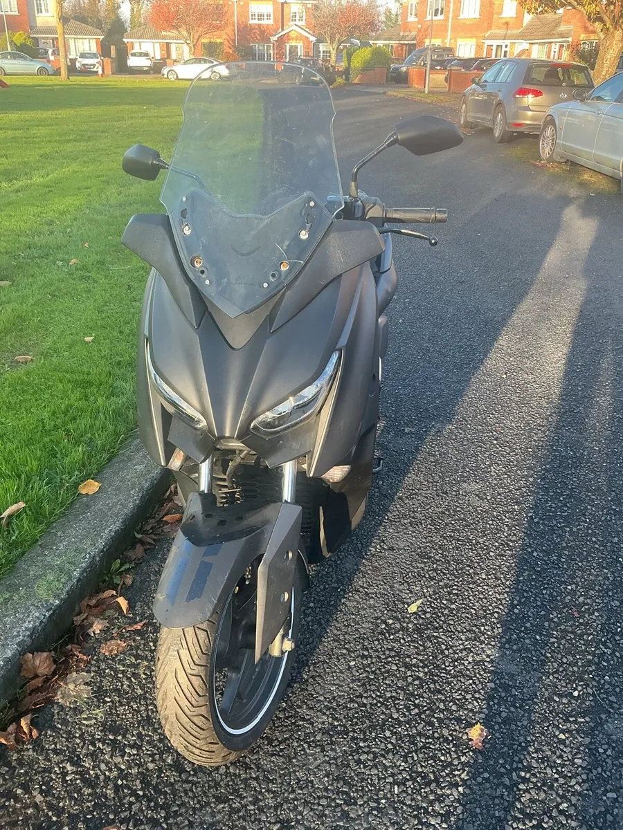 Yamaha xmax 300 - Image 3
