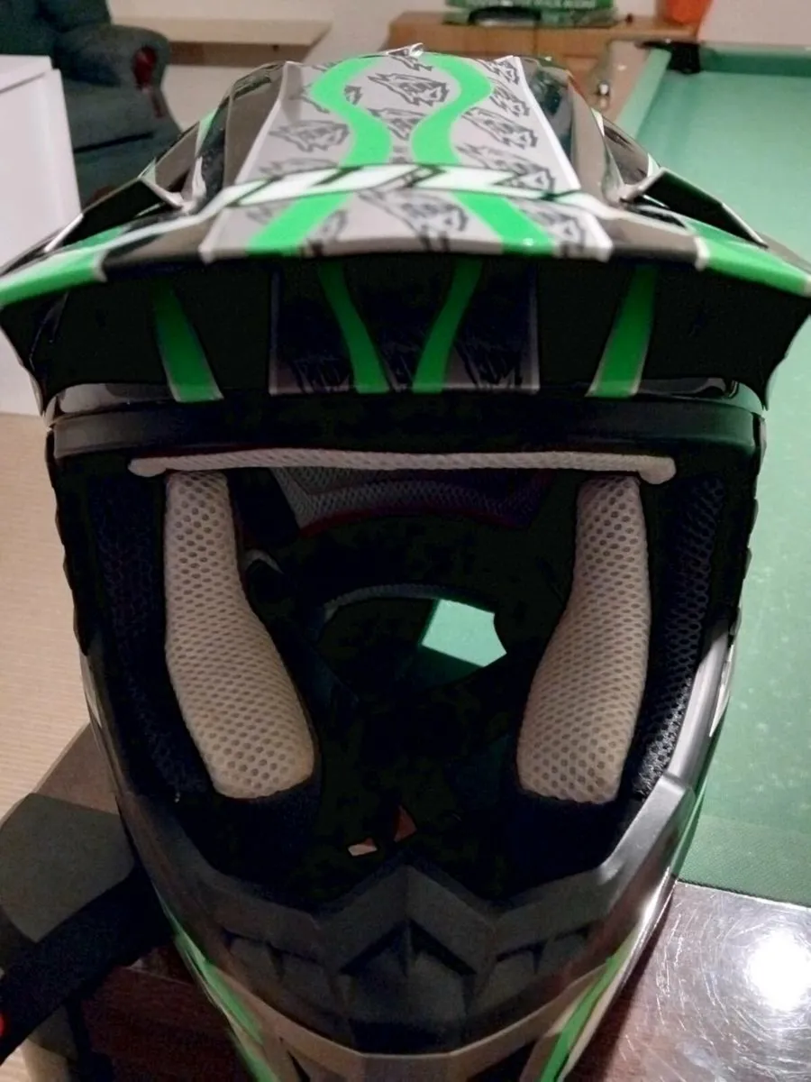 Youth Motor bike helmet - Image 2